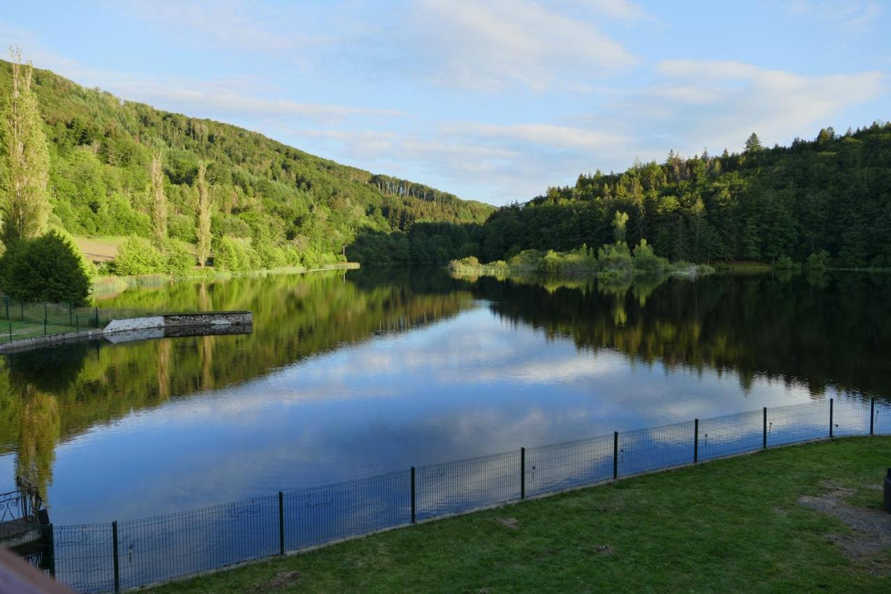 Le Lac Des Moines Condat (Cantal) Exterior foto