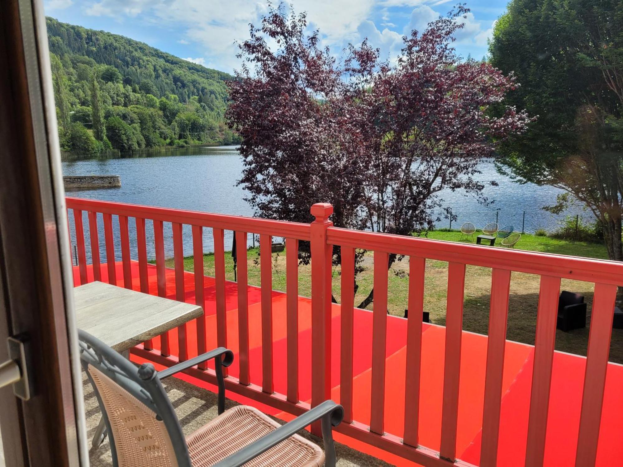 Le Lac Des Moines Condat (Cantal) Exterior foto