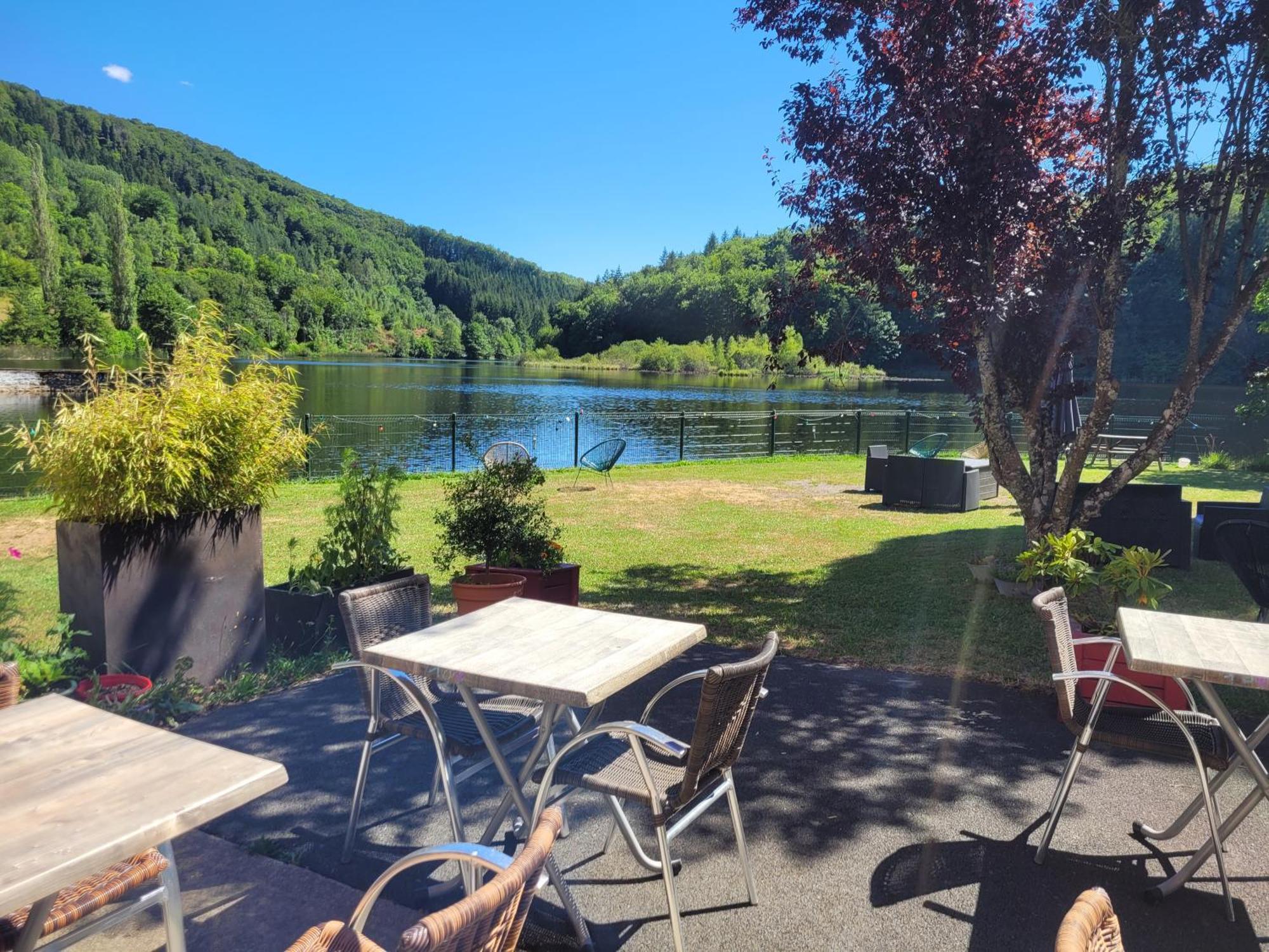 Le Lac Des Moines Condat (Cantal) Exterior foto
