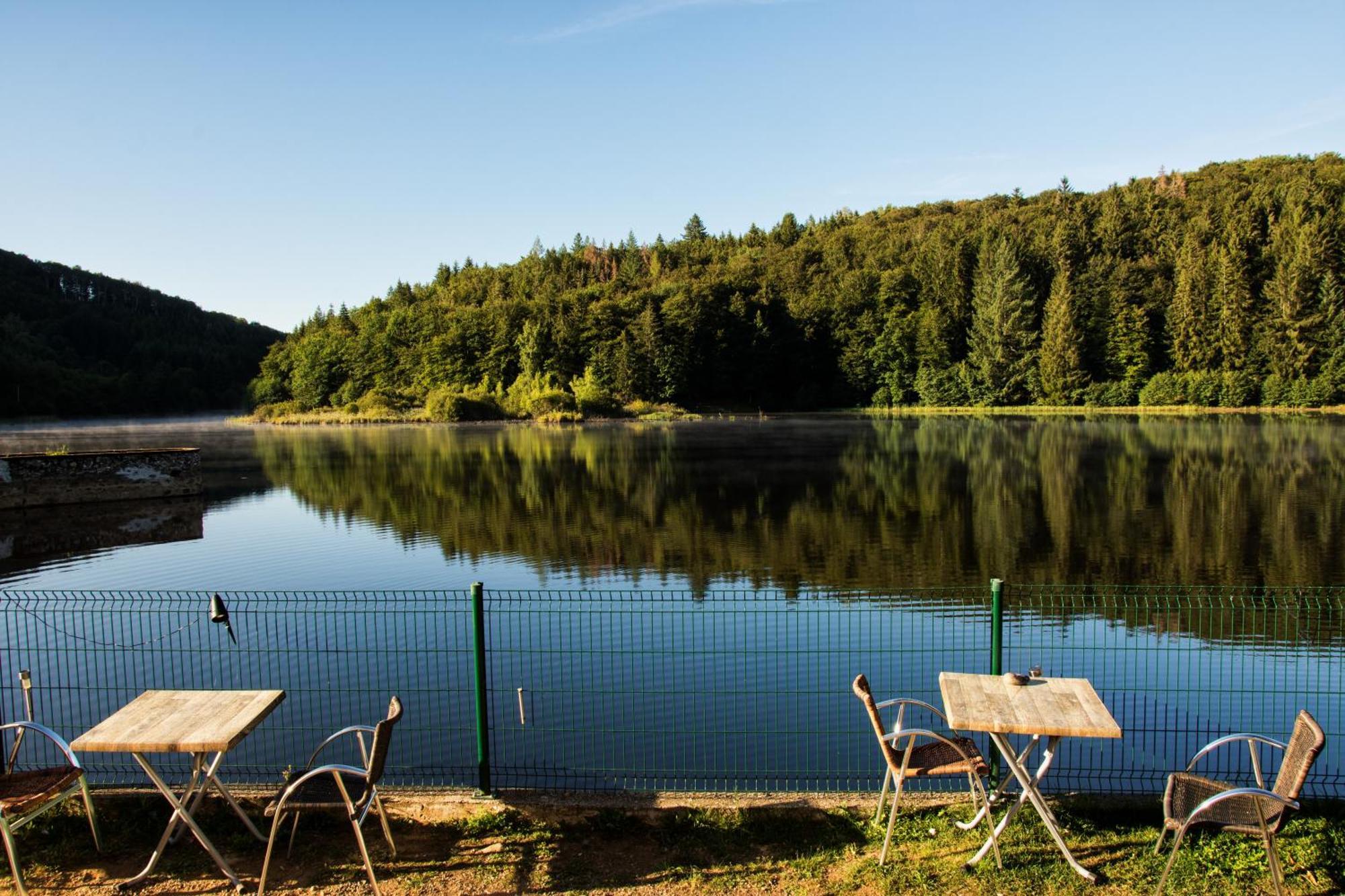 Le Lac Des Moines Condat (Cantal) Exterior foto