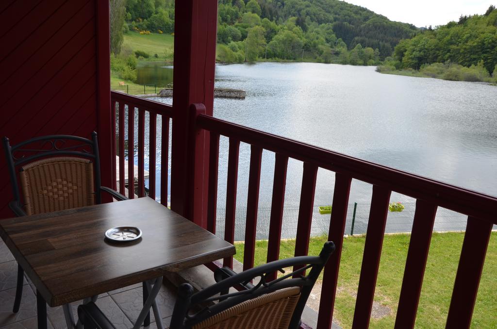 Le Lac Des Moines Condat (Cantal) Exterior foto